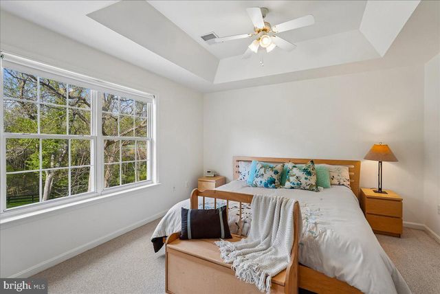 35580 SASSAFRAS DR, Round Hill, VA 20141