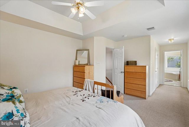 35580 SASSAFRAS DR, Round Hill, VA 20141
