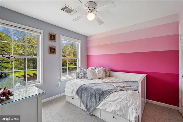 35580 SASSAFRAS DR, Round Hill, VA 20141