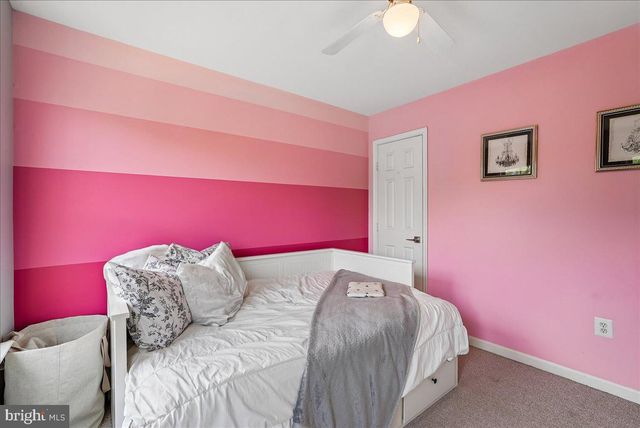 35580 SASSAFRAS DR, Round Hill, VA 20141
