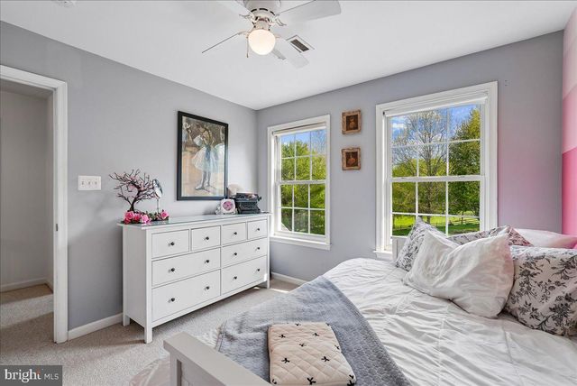 35580 SASSAFRAS DR, Round Hill, VA 20141