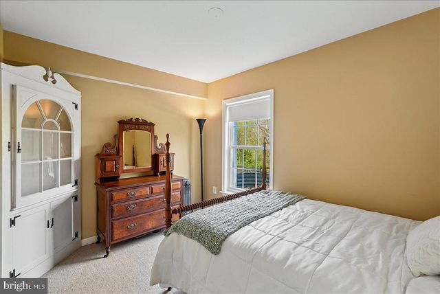 35580 SASSAFRAS DR, Round Hill, VA 20141