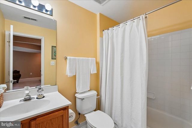 35580 SASSAFRAS DR, Round Hill, VA 20141