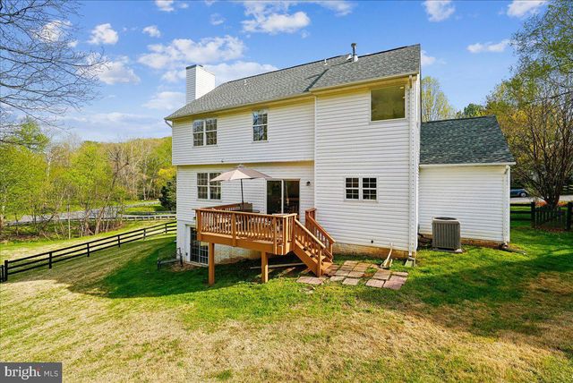 35580 SASSAFRAS DR, Round Hill, VA 20141