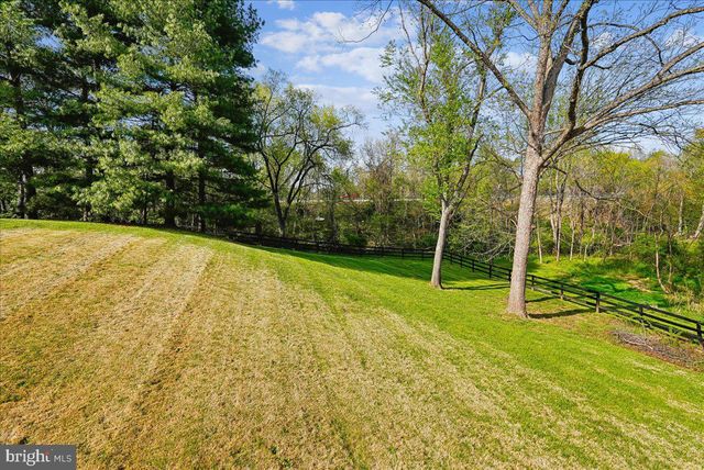 35580 SASSAFRAS DR, Round Hill, VA 20141