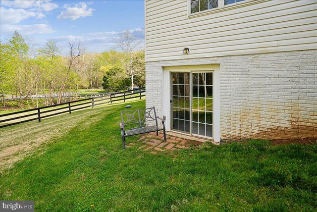 35580 SASSAFRAS DR, Round Hill, VA 20141