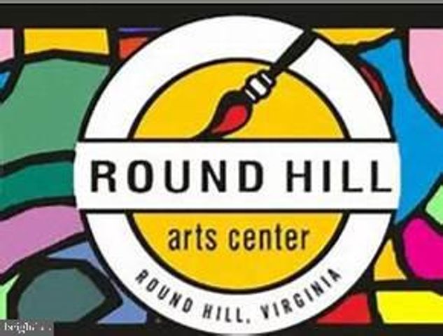 35580 SASSAFRAS DR, Round Hill, VA 20141