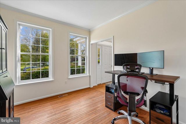 35580 SASSAFRAS DR, Round Hill, VA 20141