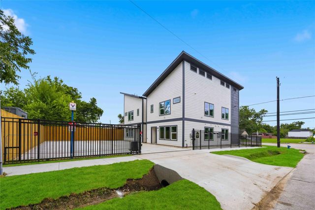 7611 Lawn Street D, Houston, TX 77088