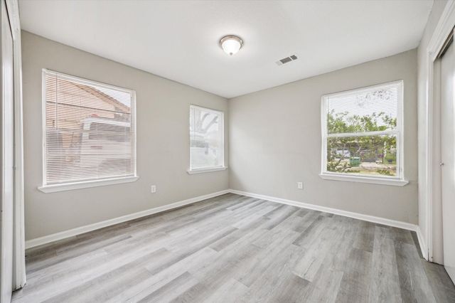 5835 Kenilwood Drive, Houston, TX 77033