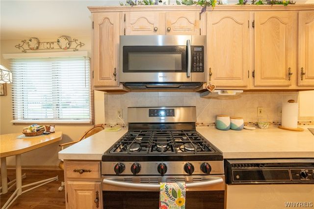 17 Niagara Shore Drive 17, Tonawanda, NY 14150