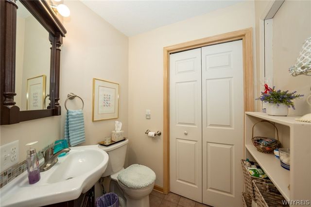 17 Niagara Shore Drive 17, Tonawanda, NY 14150