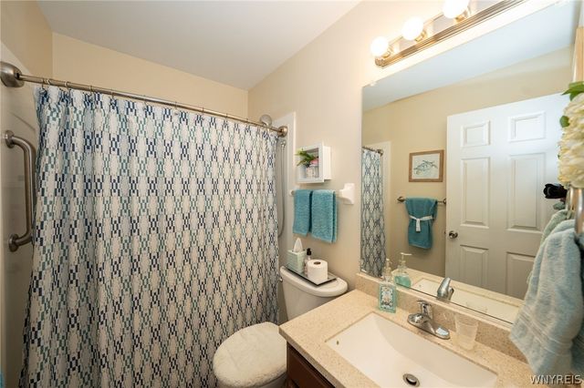 17 Niagara Shore Drive 17, Tonawanda, NY 14150