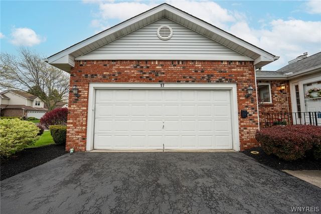 17 Niagara Shore Drive 17, Tonawanda, NY 14150