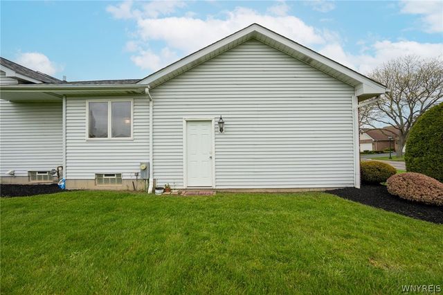 17 Niagara Shore Drive 17, Tonawanda, NY 14150