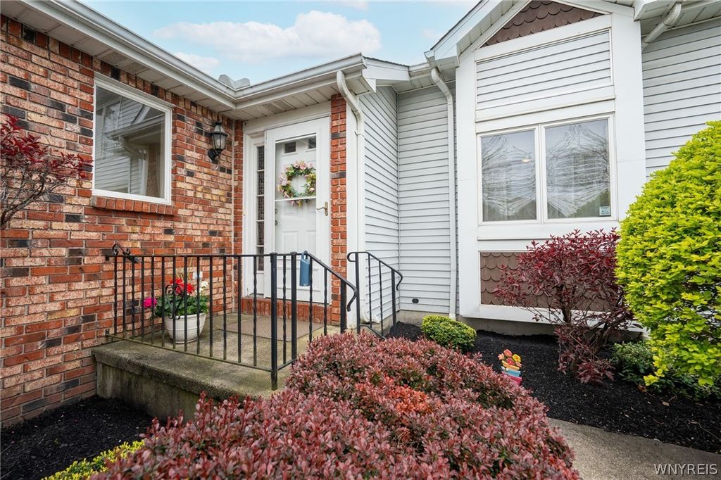 17 Niagara Shore Drive 17, Tonawanda, NY 14150