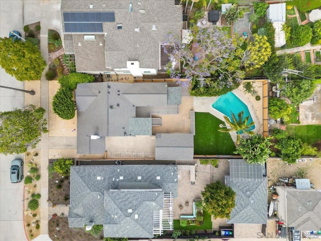 Image 8 of property listing at 1409 Wilbur Ave., San Diego, CA 92109