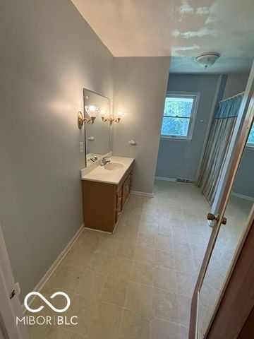 4520 E Heritage Woods Road, Bloomington, IN 47401