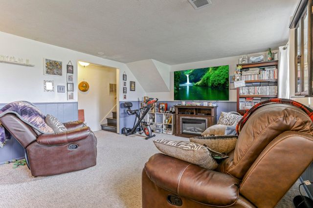 718 Bradwell Drive, Columbus, OH 43207