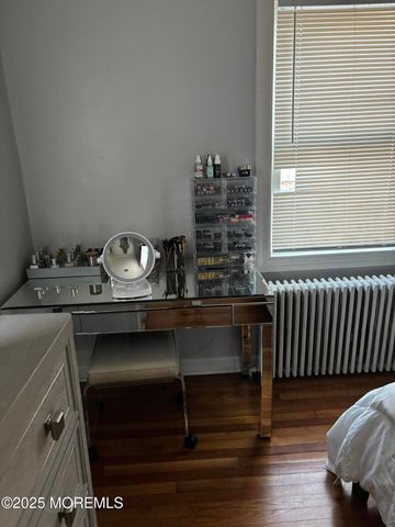 295 Roosevelt Avenue, Oakhurst, NJ 07755