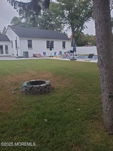 295 Roosevelt Avenue, Oakhurst, NJ 07755