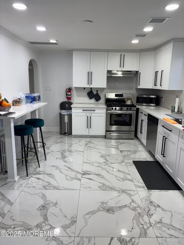 295 Roosevelt Avenue, Oakhurst, NJ 07755