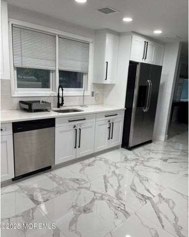 295 Roosevelt Avenue, Oakhurst, NJ 07755