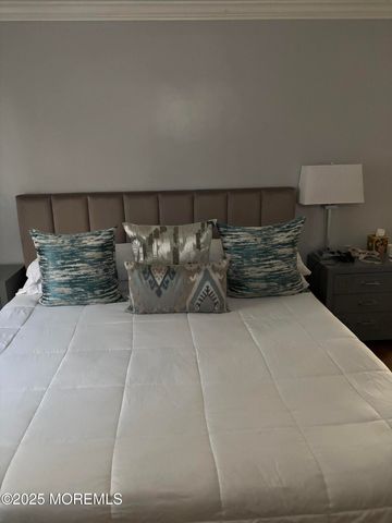 295 Roosevelt Avenue, Oakhurst, NJ 07755