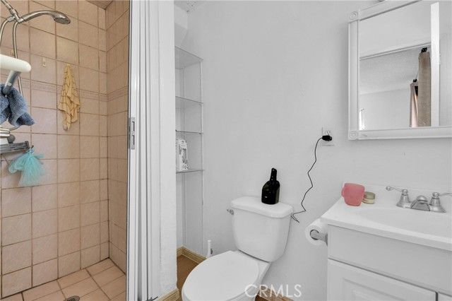 927 N Glenn, Ontario, CA 91764