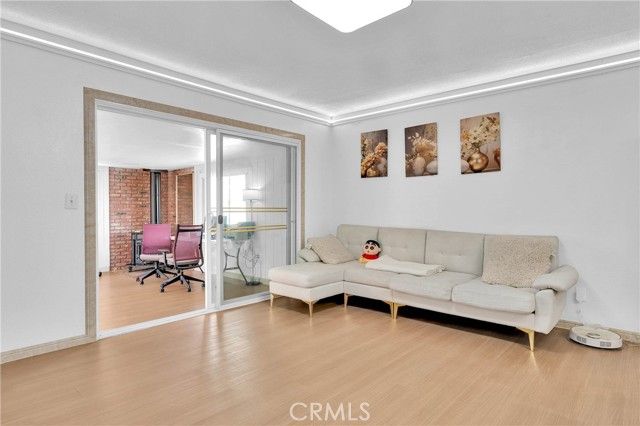 927 N Glenn, Ontario, CA 91764