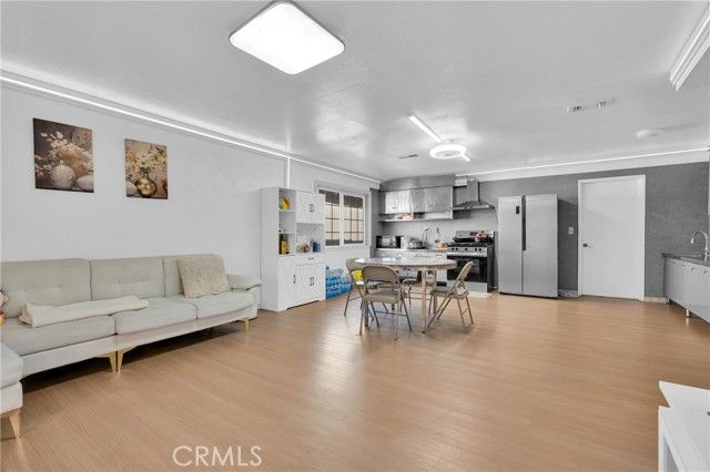 927 N Glenn, Ontario, CA 91764