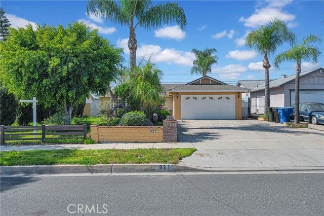 927 N Glenn, Ontario, CA 91764