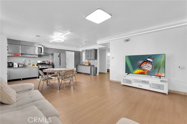 927 N Glenn, Ontario, CA 91764