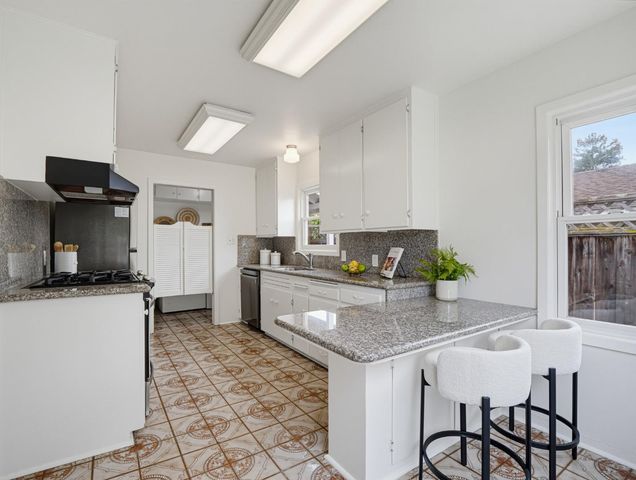 212 Dellview Avenue, Santa Cruz, CA 95062