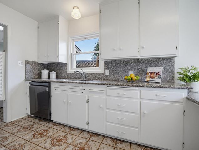 212 Dellview Avenue, Santa Cruz, CA 95062
