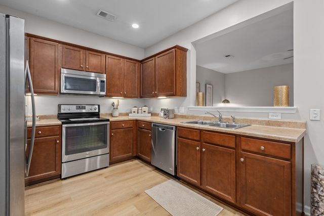 1086 Bennington Drive, Charleston, SC 29492