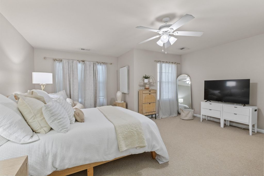 Image 20 of property listing at 1086 Bennington Drive, Charleston, SC 29492