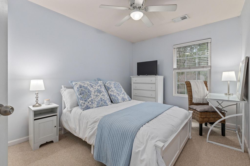 Image 29 of property listing at 1086 Bennington Drive, Charleston, SC 29492