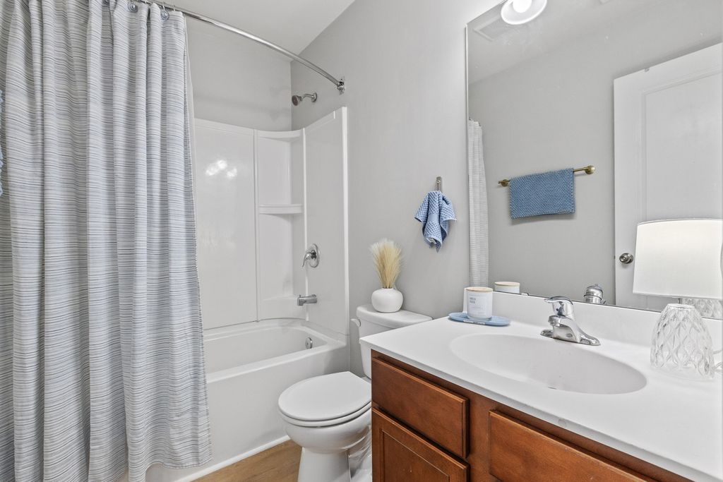 Image 31 of property listing at 1086 Bennington Drive, Charleston, SC 29492