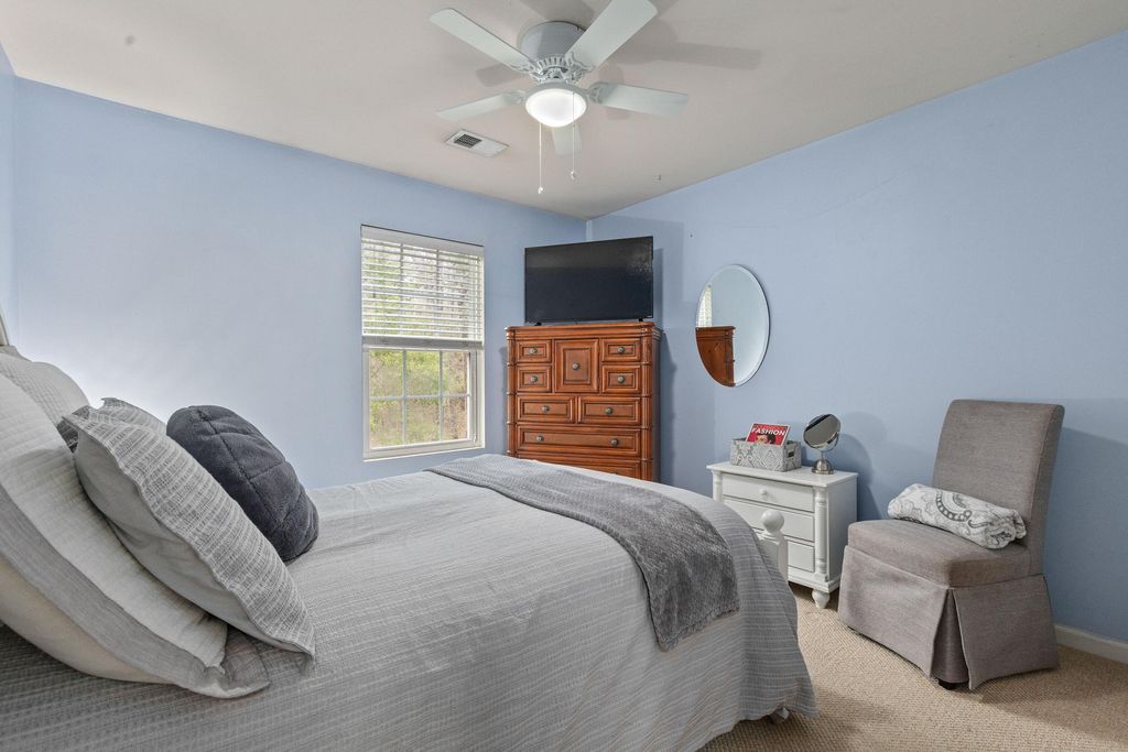 Image 32 of property listing at 1086 Bennington Drive, Charleston, SC 29492