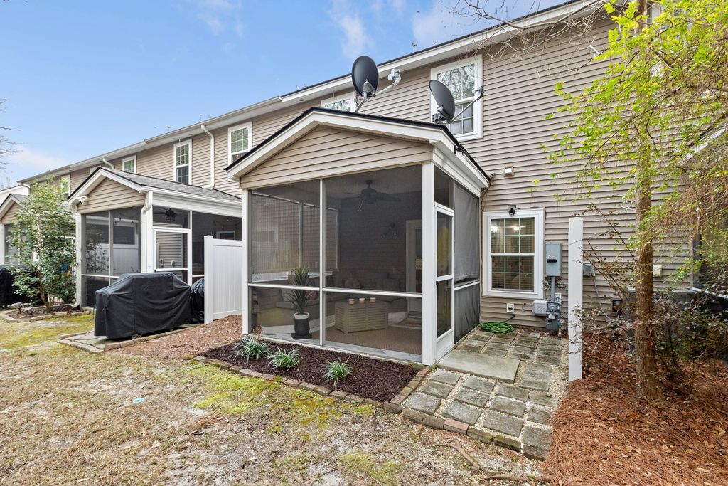 Image 37 of property listing at 1086 Bennington Drive, Charleston, SC 29492