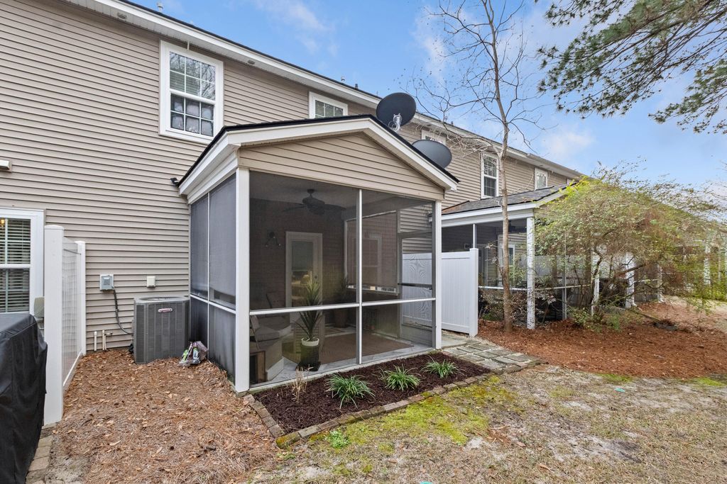 Image 38 of property listing at 1086 Bennington Drive, Charleston, SC 29492