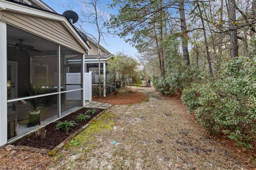 Image 39 of property listing at 1086 Bennington Drive, Charleston, SC 29492