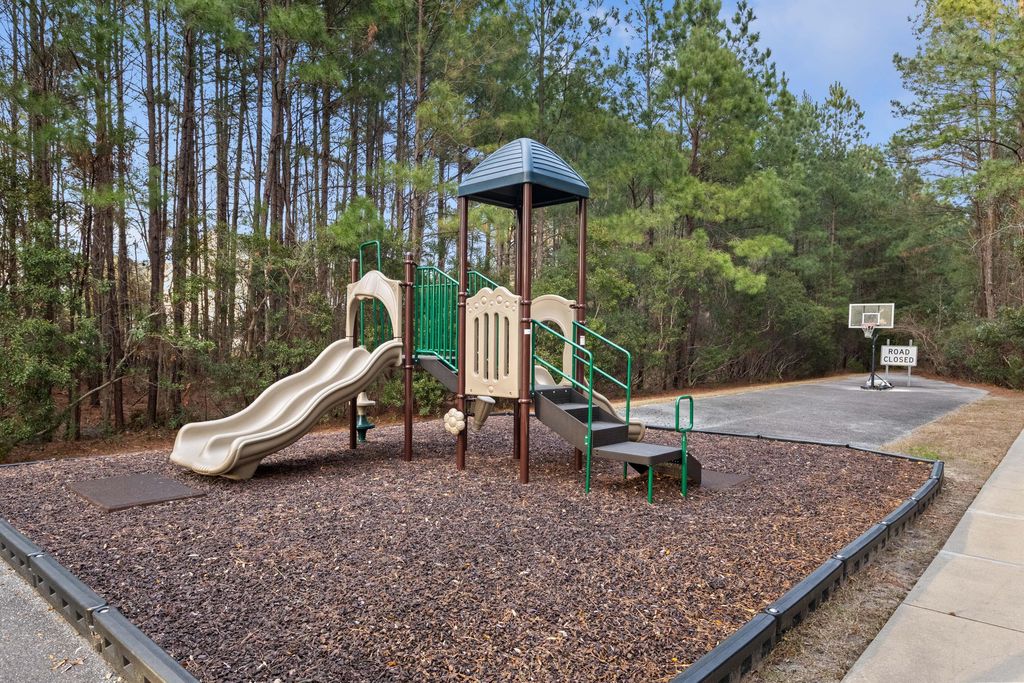 Image 48 of property listing at 1086 Bennington Drive, Charleston, SC 29492