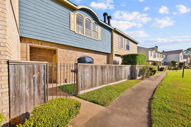 10715 Sandpiper Drive, Houston, TX 77096