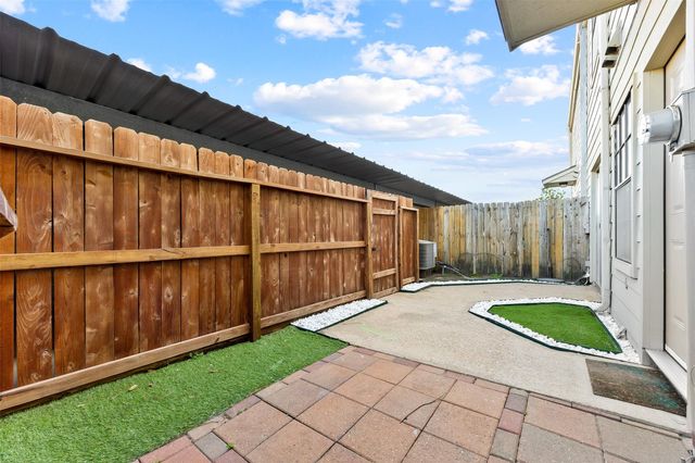 10715 Sandpiper Drive, Houston, TX 77096