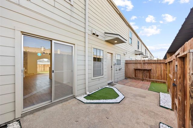 10715 Sandpiper Drive, Houston, TX 77096