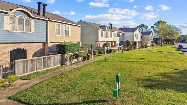 10715 Sandpiper Drive, Houston, TX 77096