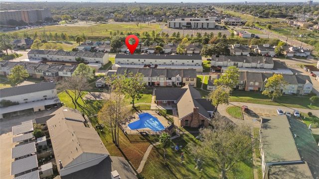10715 Sandpiper Drive, Houston, TX 77096
