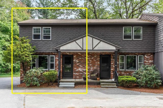 8 Midridge Circle, Londonderry, NH 03053